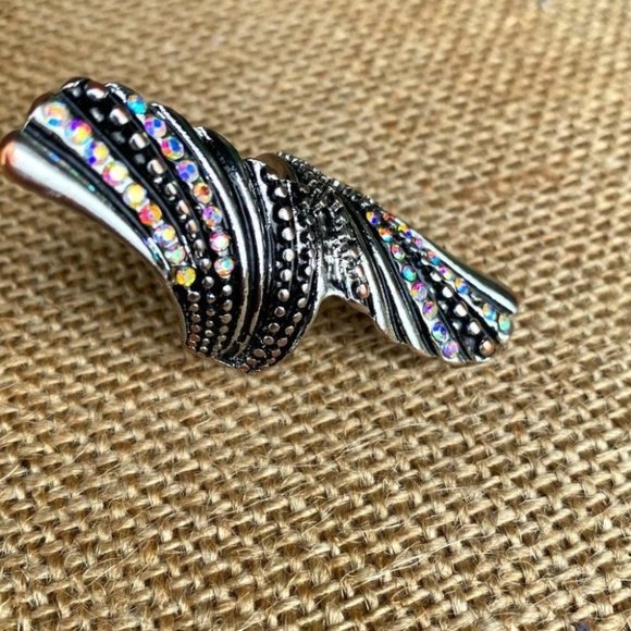 🟣 (2/$20) - Fun Fashion Ring with antiquing and iridescent stones - Size 8 - Picture 5 of 6